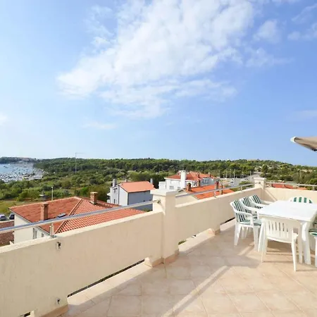 Apartment 3-bedroom Karolina 11137 Pula