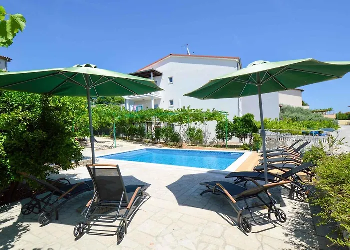 Apartmán 3-bedroom Karolina 11137