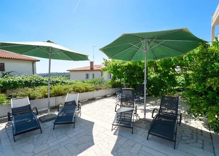 Apartmán 3-bedroom Karolina 11137 *