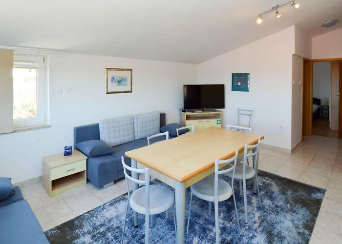 Apartment 3-bedroom Karolina 11137 Pula