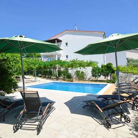 Apartament 3-bedroom Karolina 11137