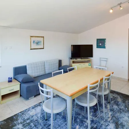 Apartament 3-bedroom Karolina 11137 Pula